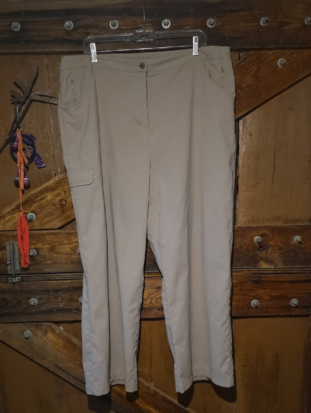 IWomen's Stretch Cargo Trousers in Light Khaki